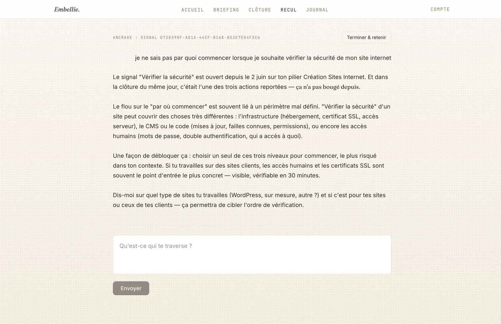 La conversation — l'IA cite tes propres notes, datées.